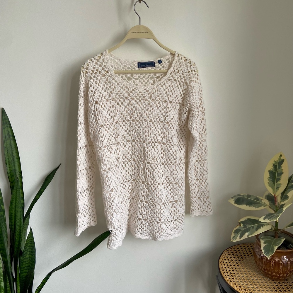 Long sleeve crochet top